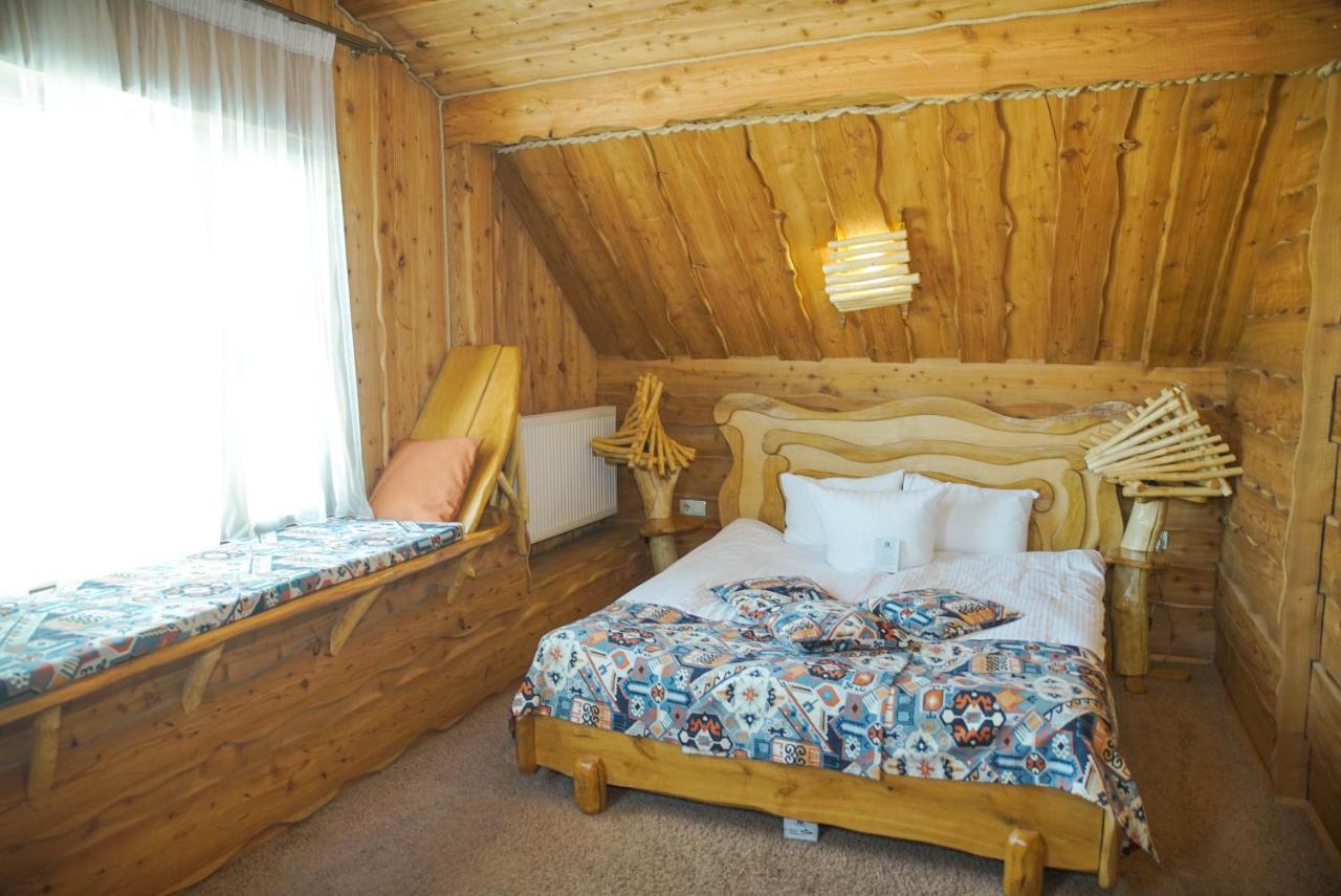 Stara Pravda Hotel - Vykrutasy Bukovel Exteriör bild